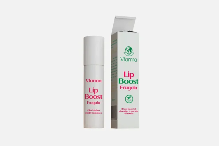 LIP OIL CON VITAMINE GUSTO FRAGOLA – Idratazione e Protezione per le Tue Labbra